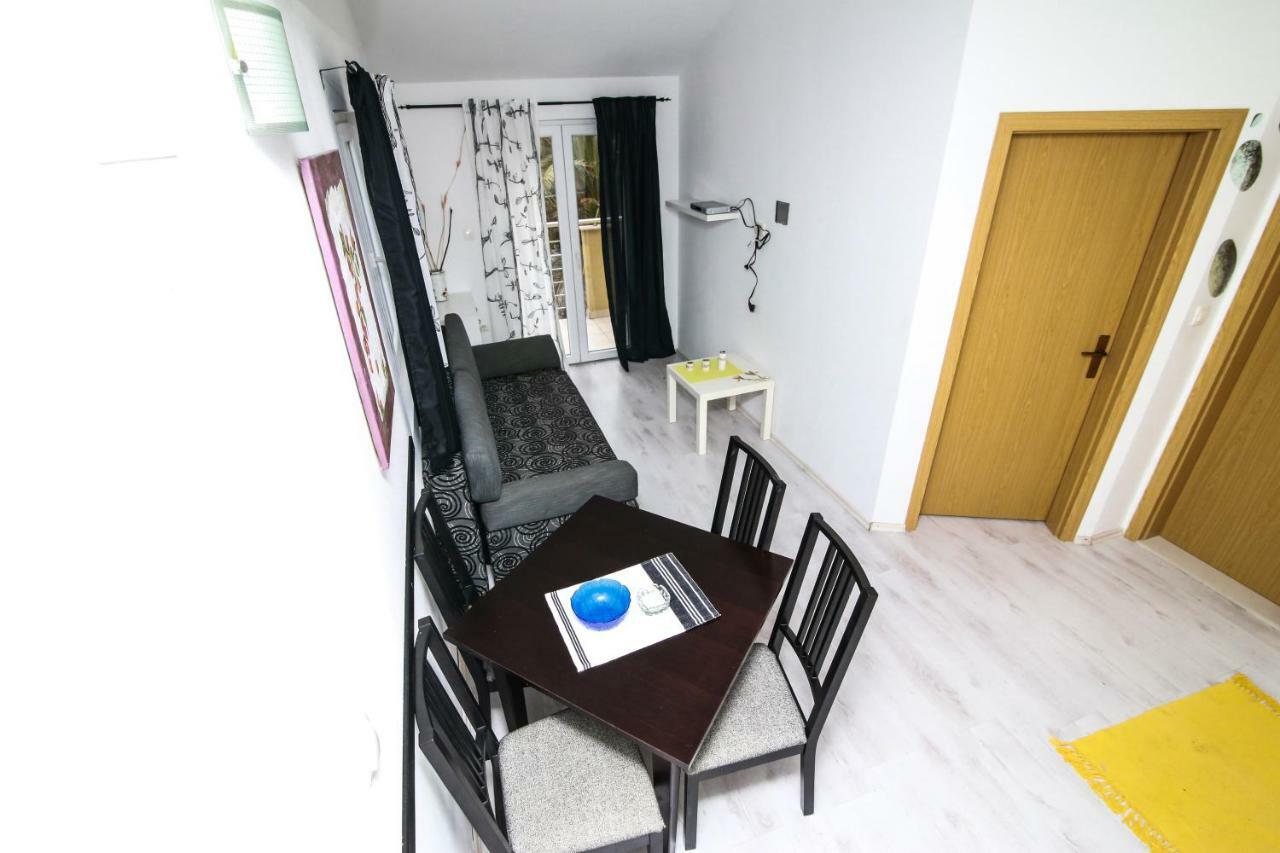 Apartments Alma Podgora Bagian luar foto