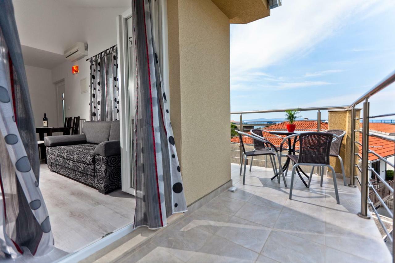 Apartments Alma Podgora Bagian luar foto