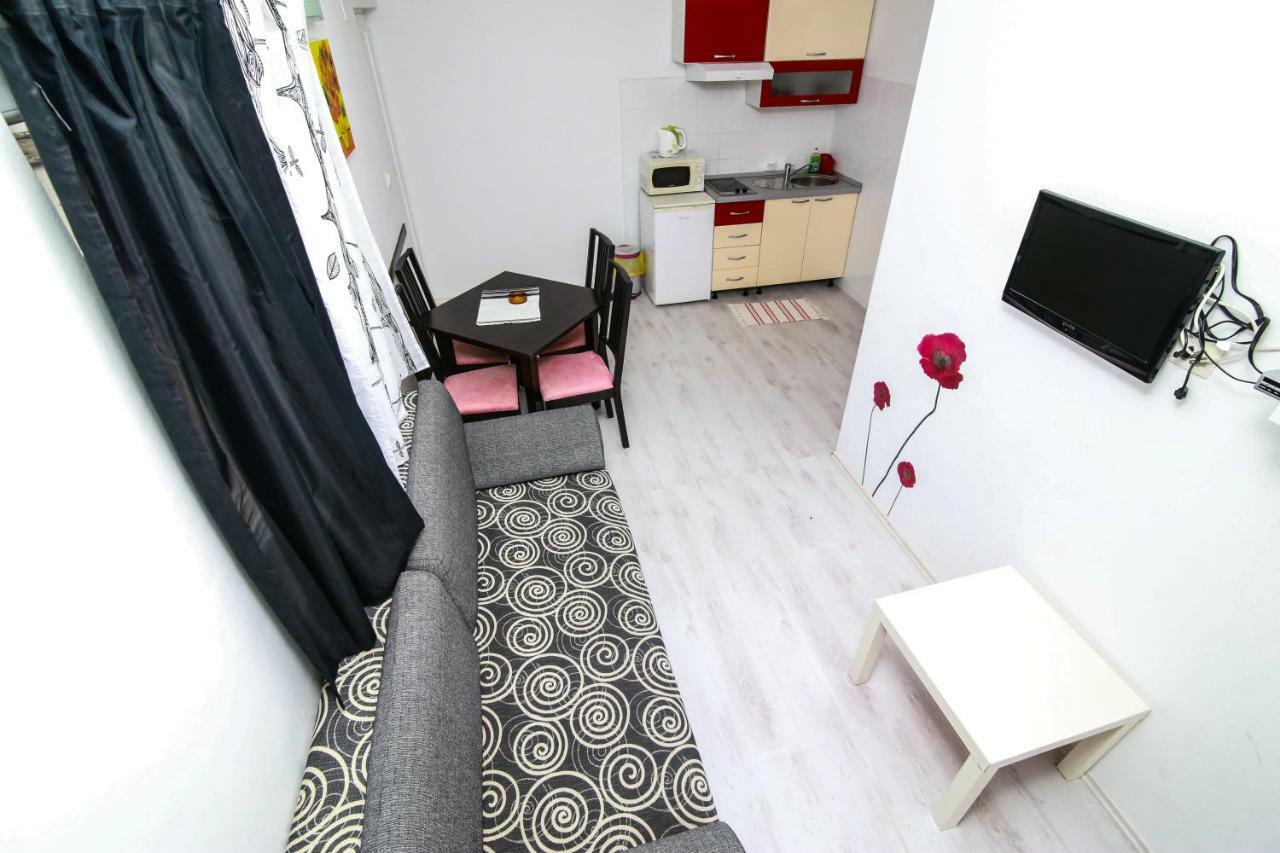 Apartments Alma Podgora Bagian luar foto