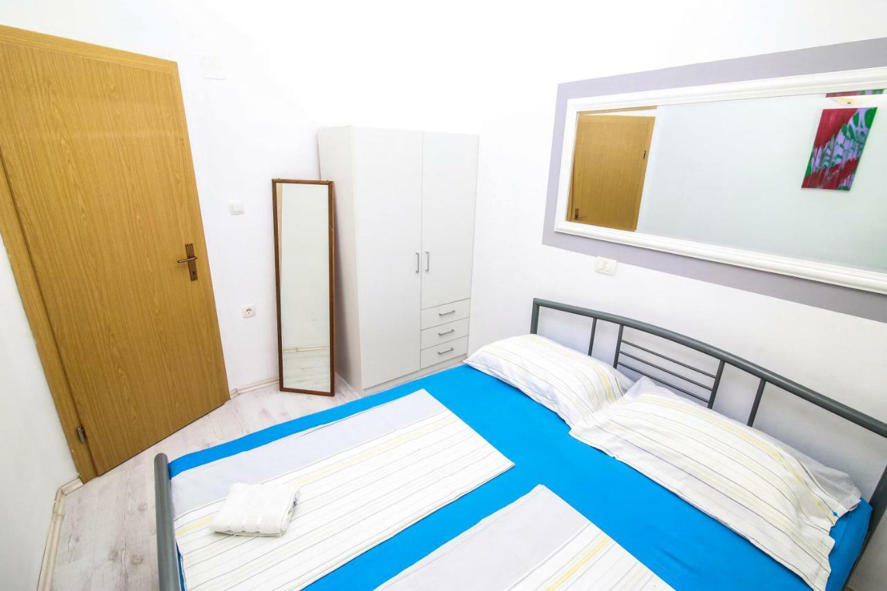 Apartments Alma Podgora Bagian luar foto