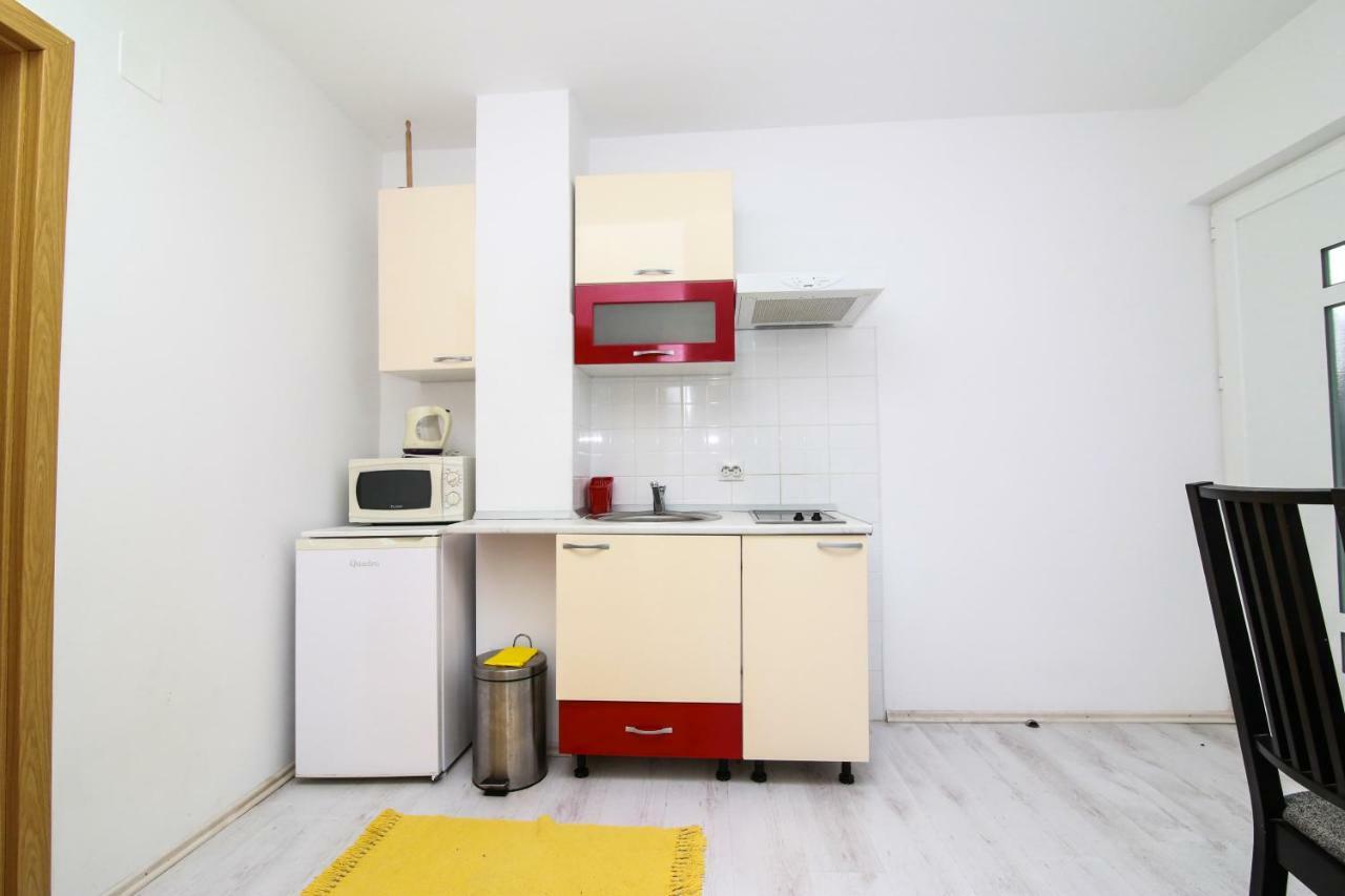 Apartments Alma Podgora Bagian luar foto