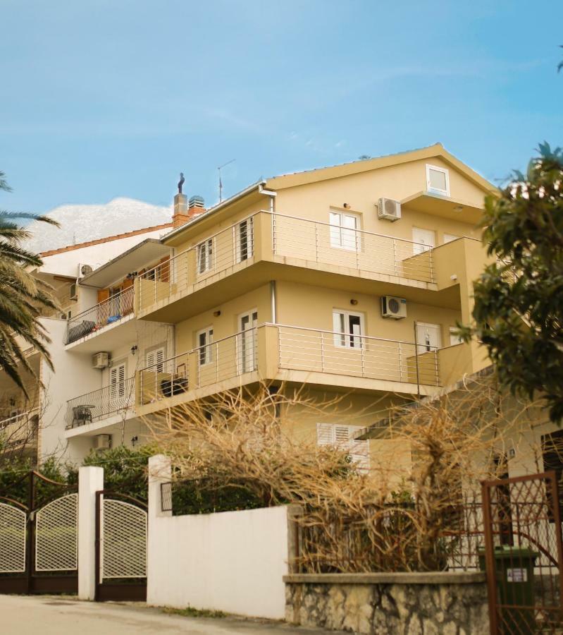 Apartments Alma Podgora Bagian luar foto