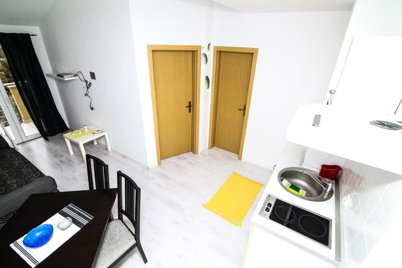 Apartments Alma Podgora Bagian luar foto