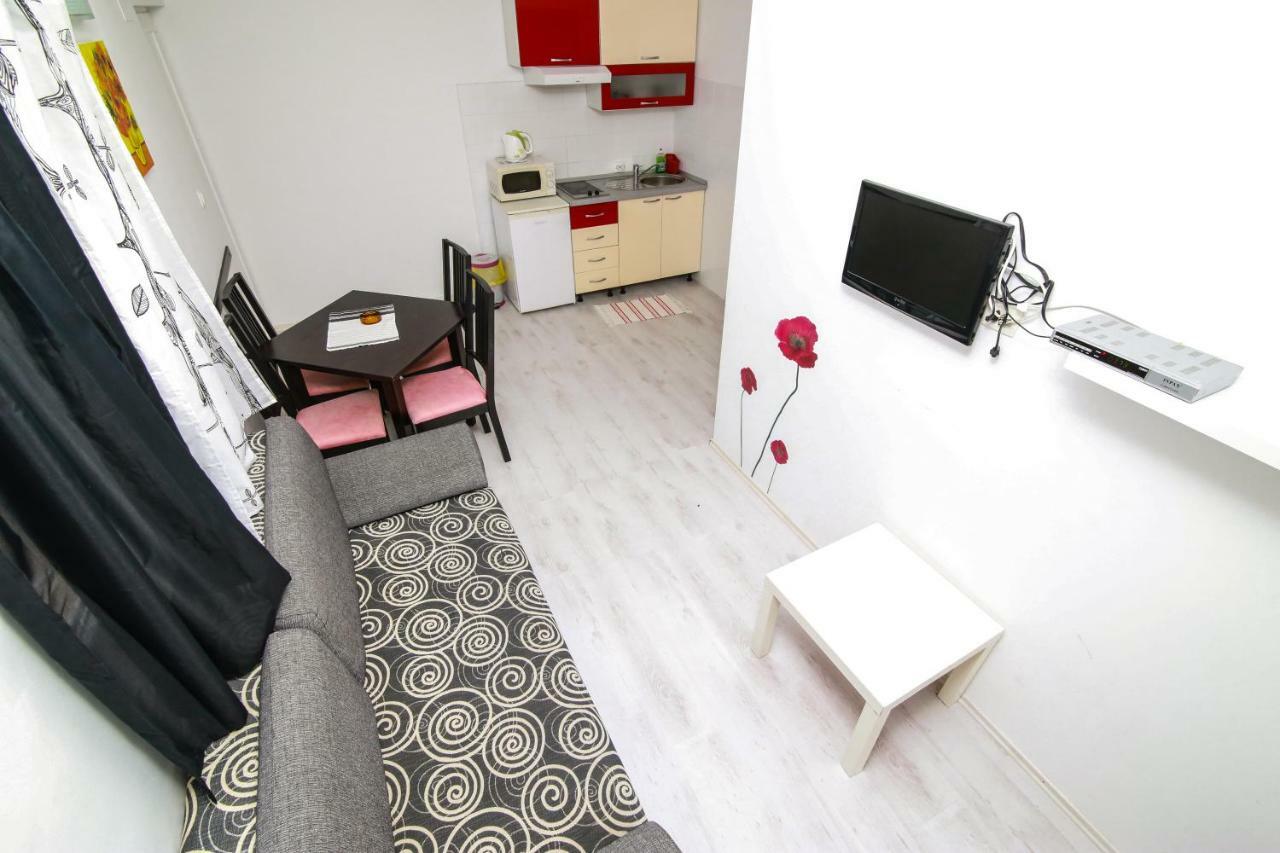 Apartments Alma Podgora Bagian luar foto